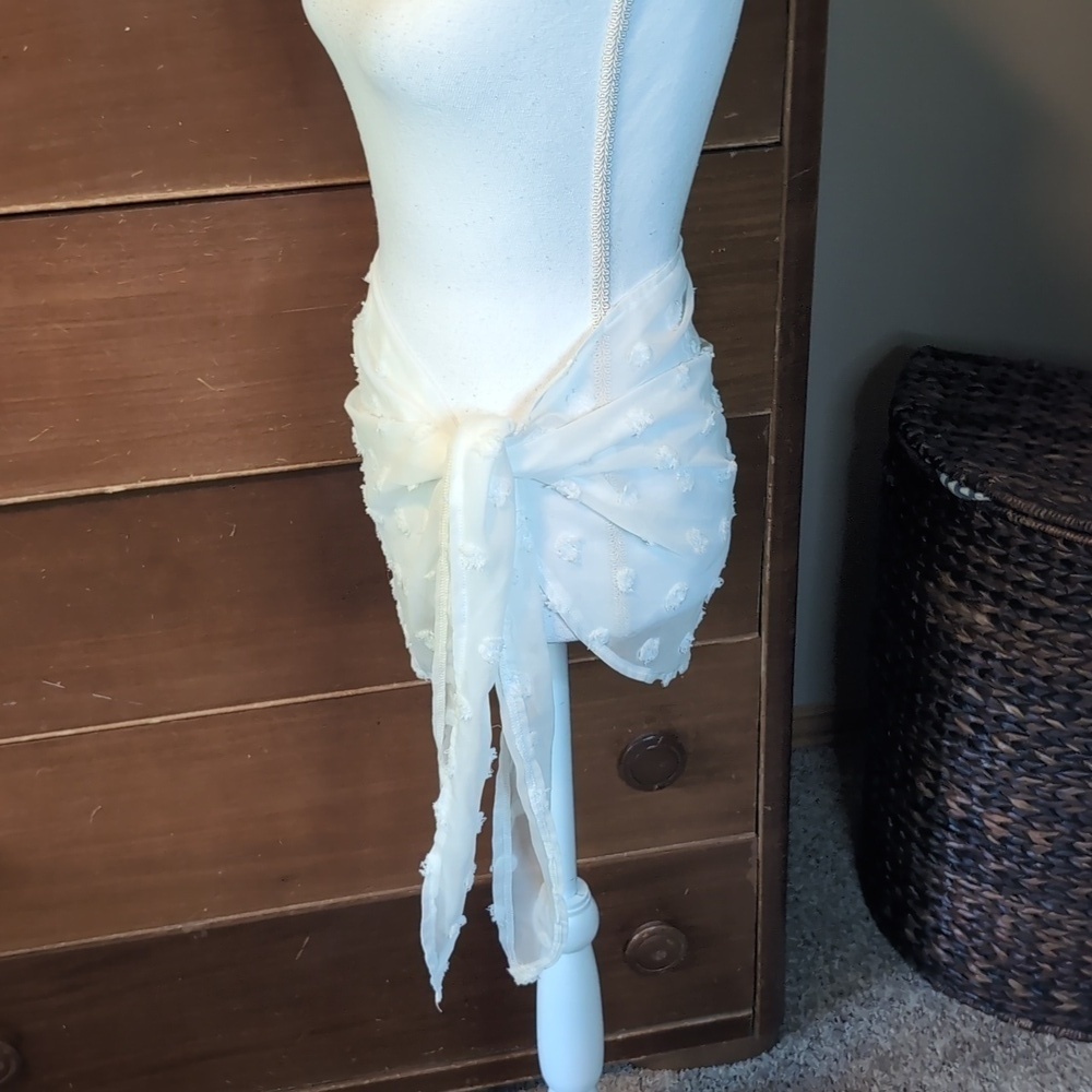 Sarong Coverups Short White Chenille Bubbles XL - Picture 4 of 12